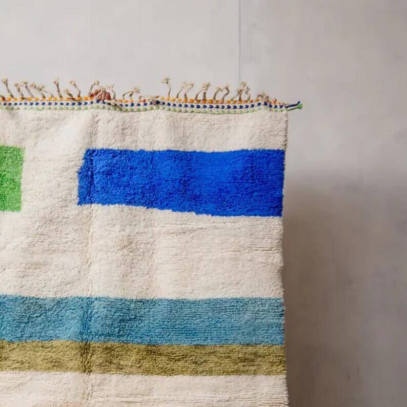 Beni Ouraine handwoven rug, traditional style, size 200 x 300 cm