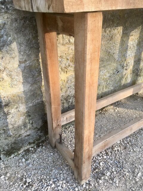 Solid wood carver's workbench