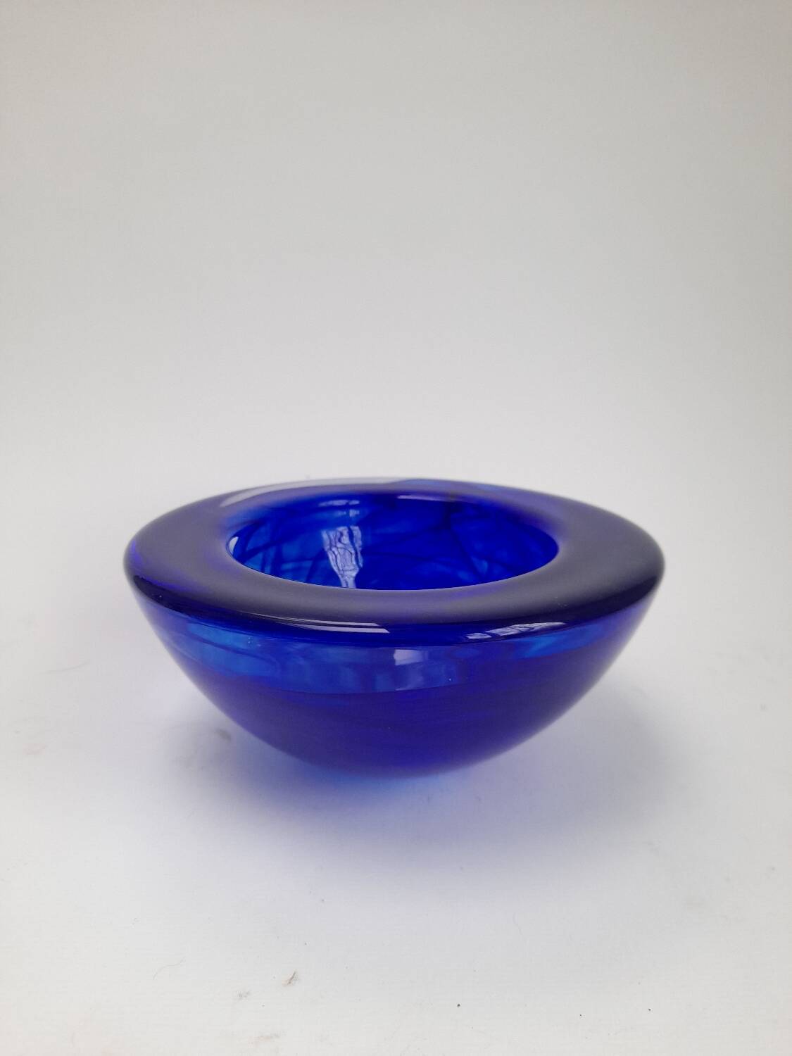 Atoll empty pocket by Anna Ehrner for Kosta Boda