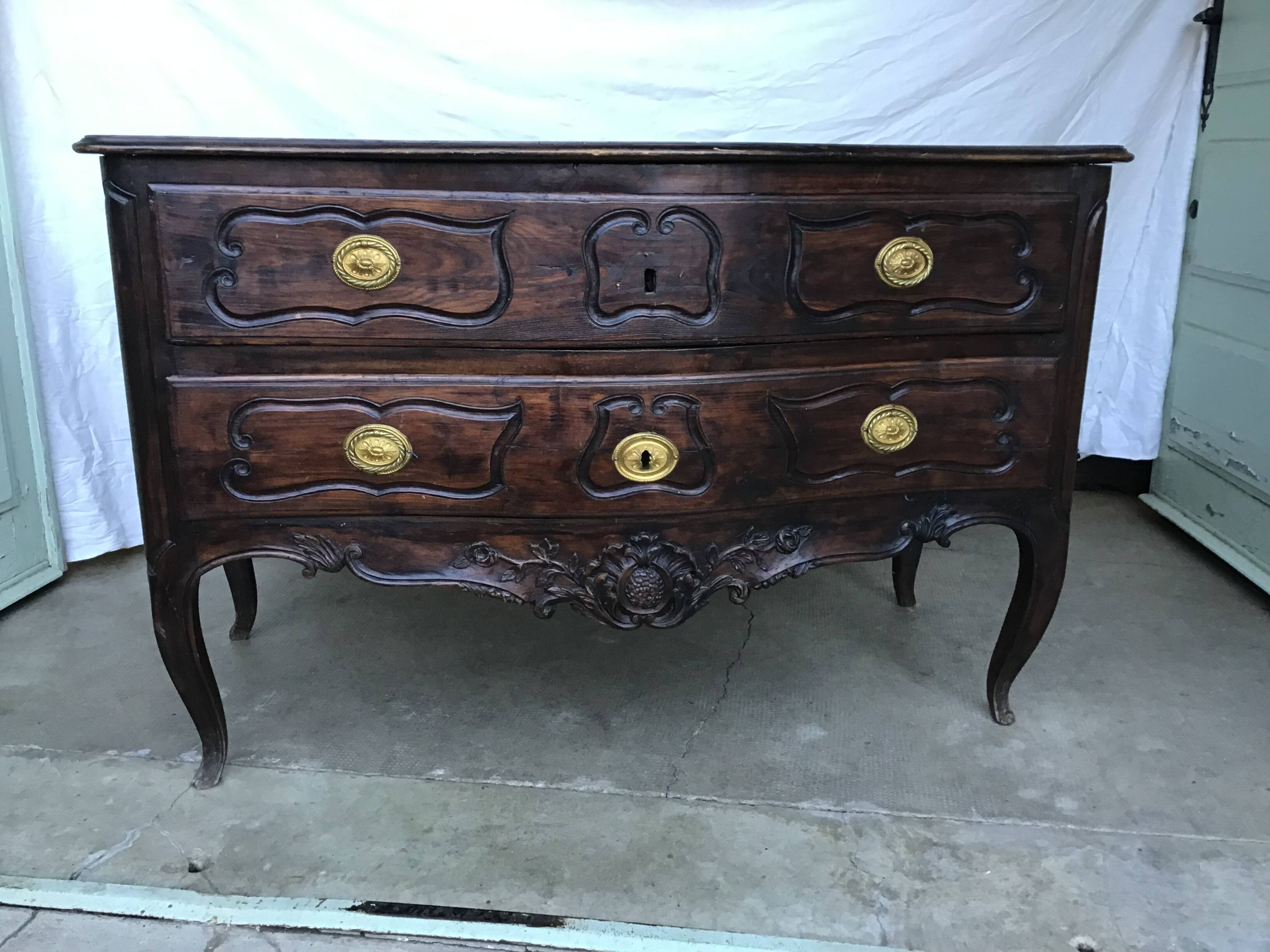 Louis XV sauté pan curved on all sides with 2 drawers on the front