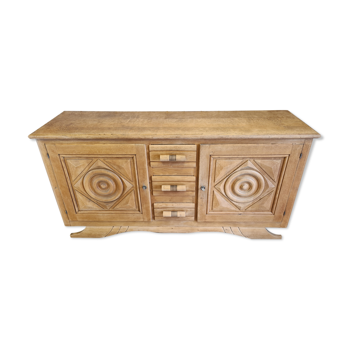 Enfilade brutalist style 40s renovated in raw wood