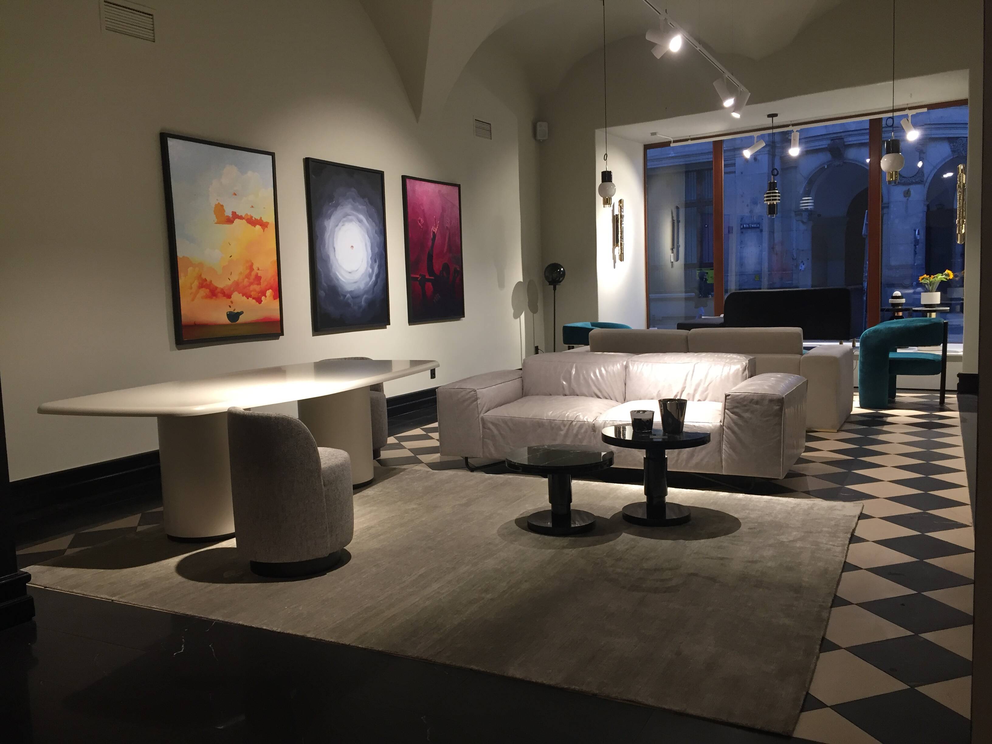 Gio Pagani – “Je T’Attends” Sofa – Premium Light Grey Leather