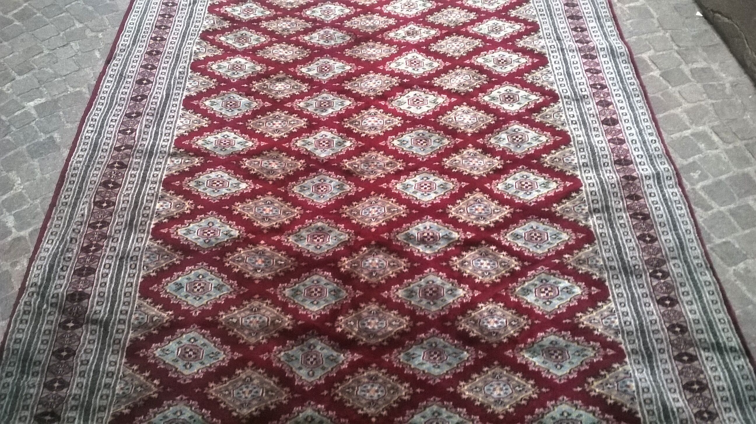 Large craft carpet 185x250cm