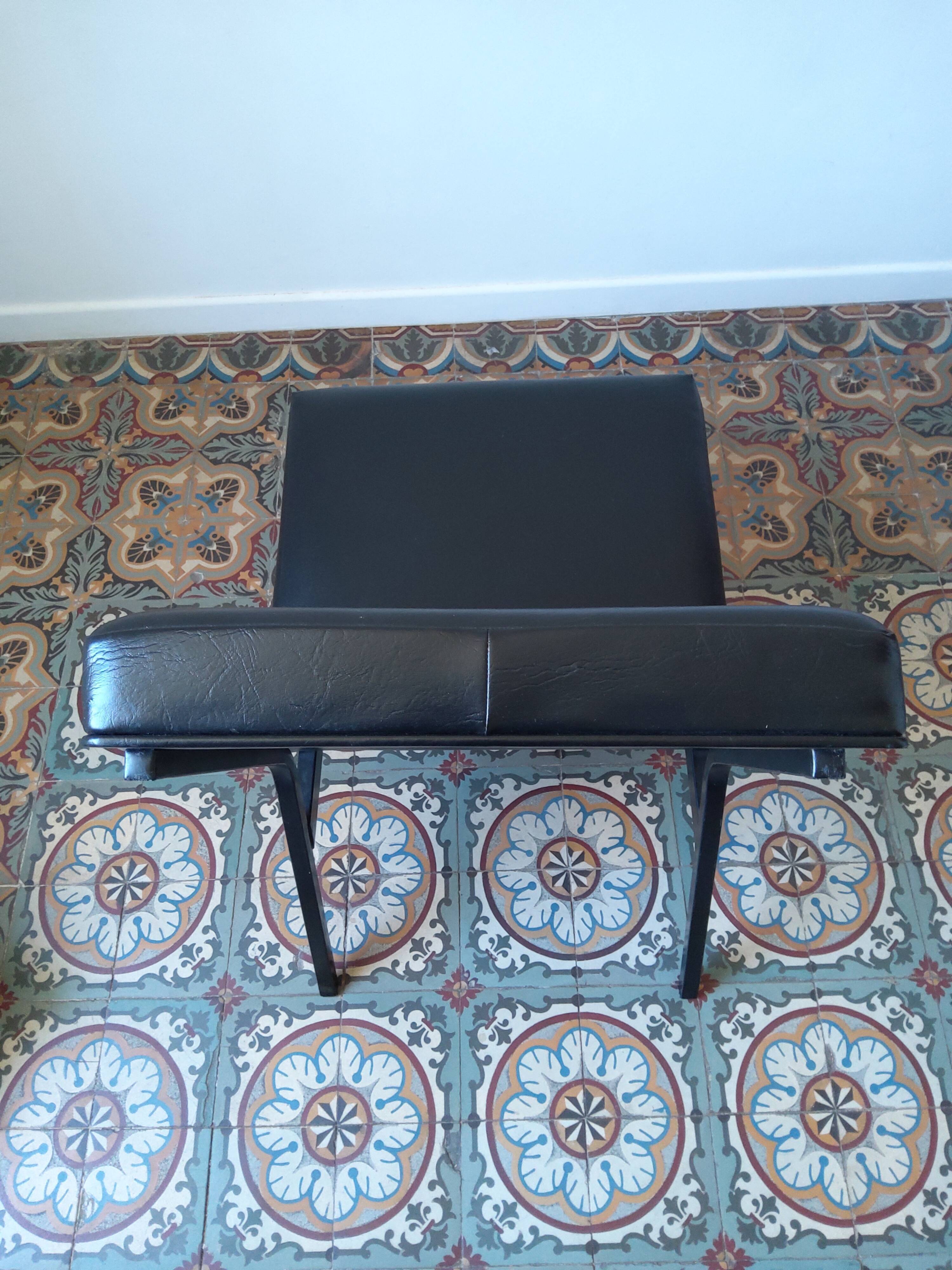 Pair of modernist drivers