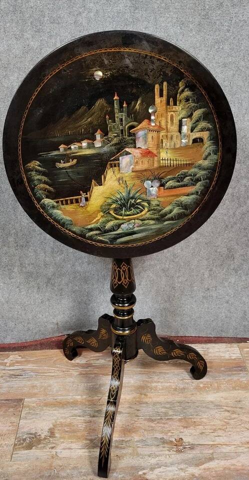 Napoleon III period pedestal table in black lacquer circa 1850