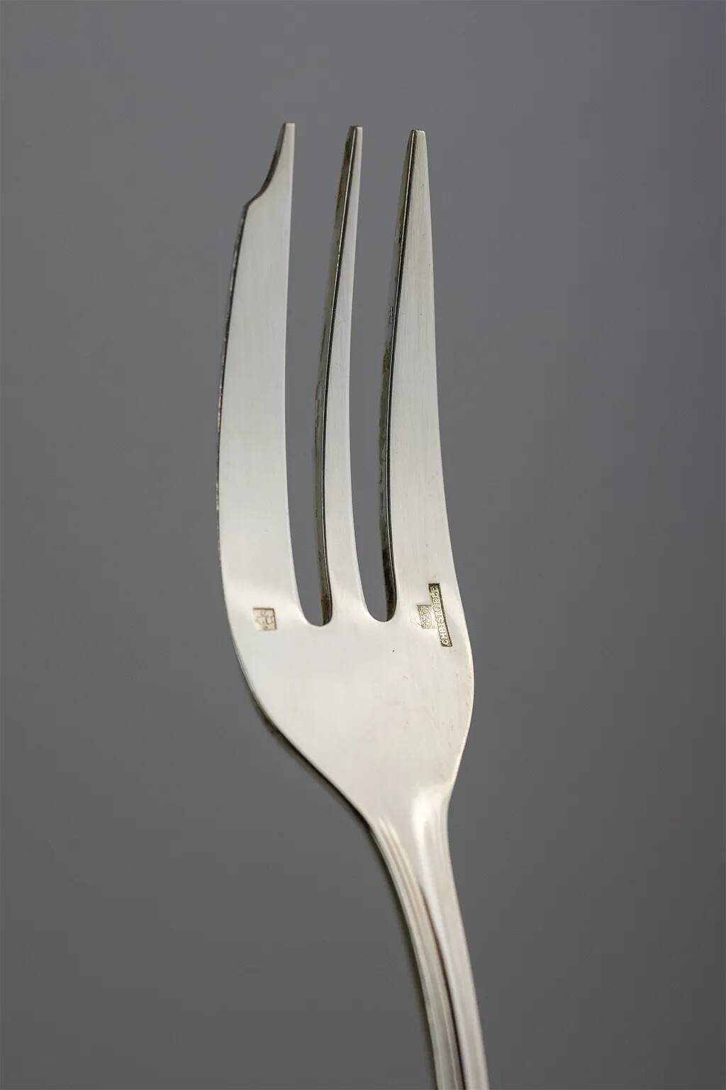 Christofle – 12 dessert forks, Spatours pattern with antique case