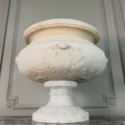 Neoclassical basin in white Carrara marble, Italy, late 18th to early 19th century.