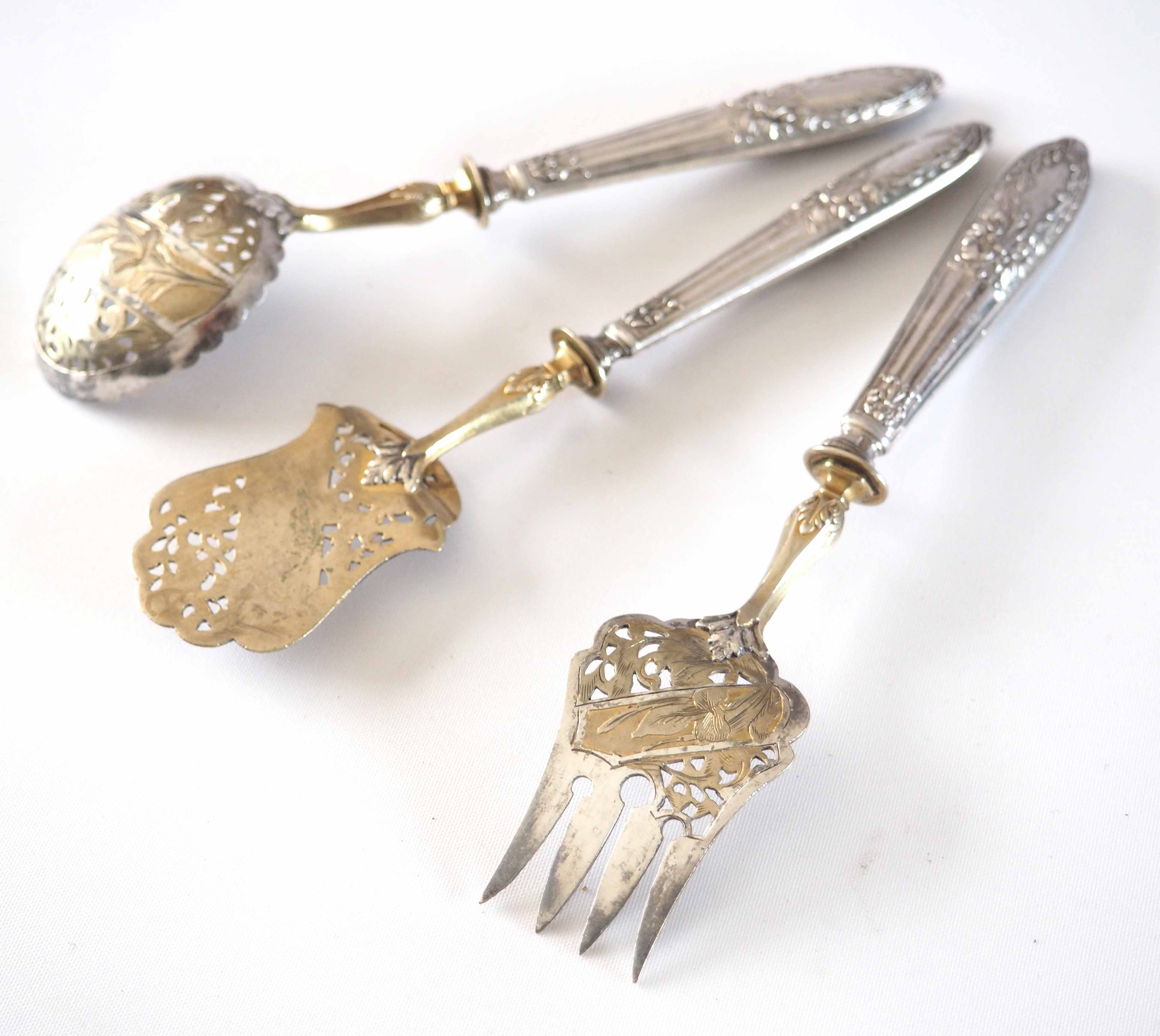 Set of dessert cutlery