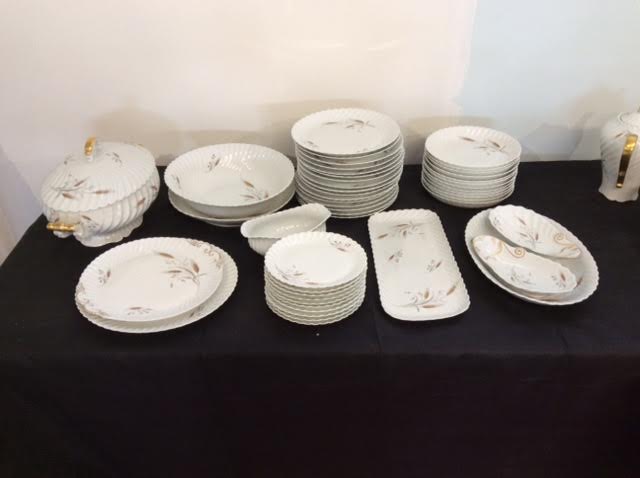 Porcelain table service