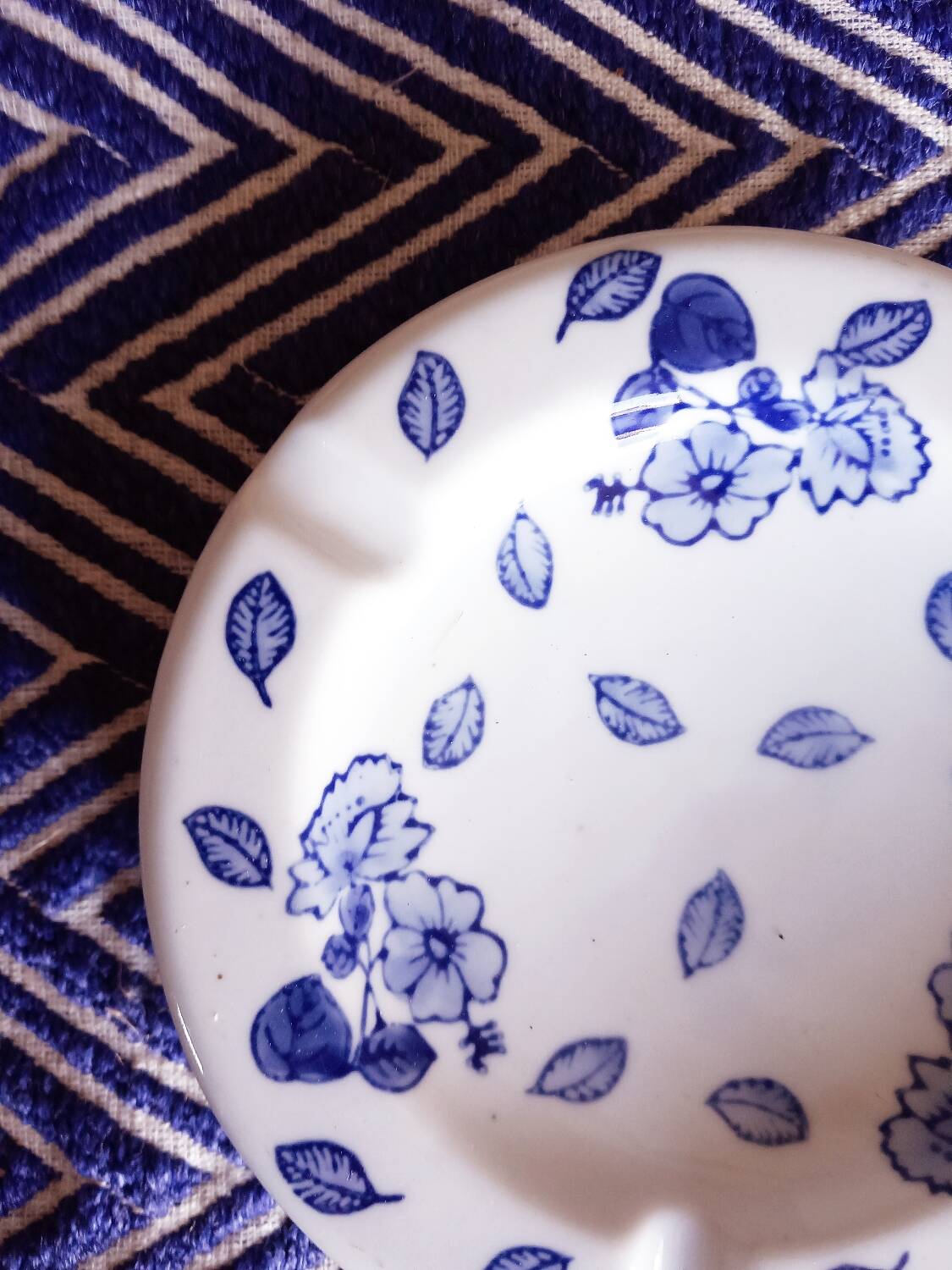Chinese porcelain ashtray