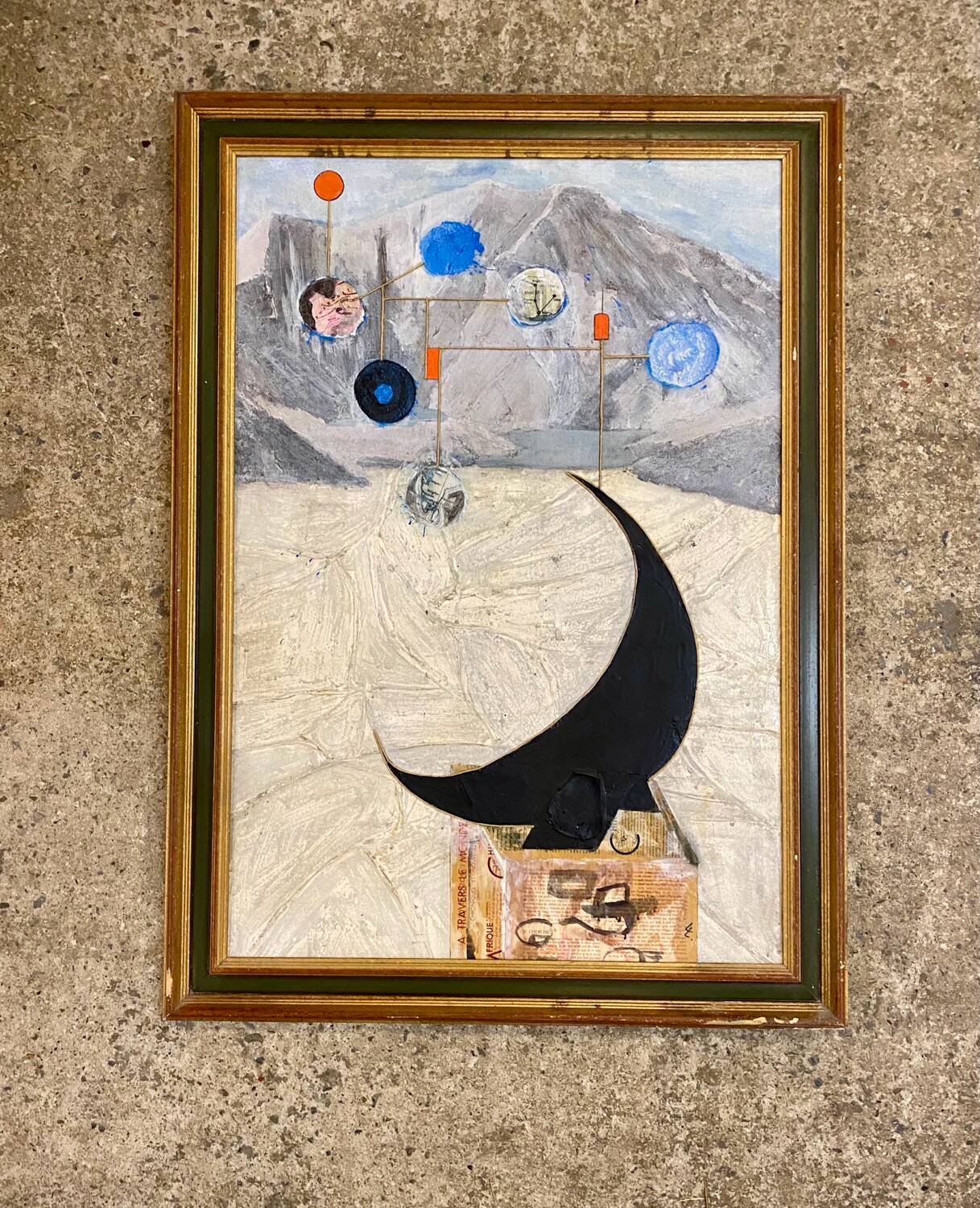 Modern sculpture table