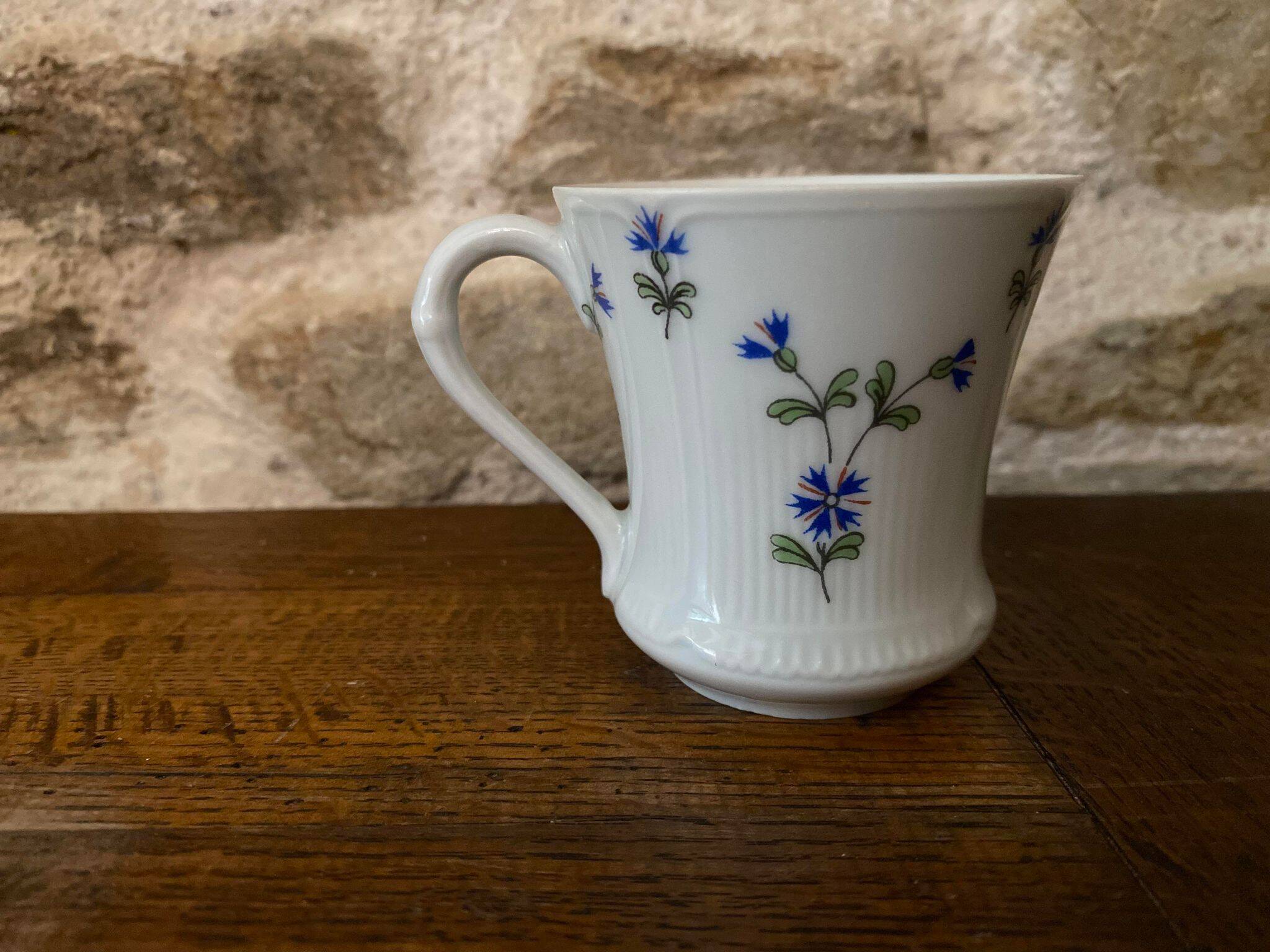 Set of 2 Istanbul and LImoges porcelain cups decorated with small blue flowers