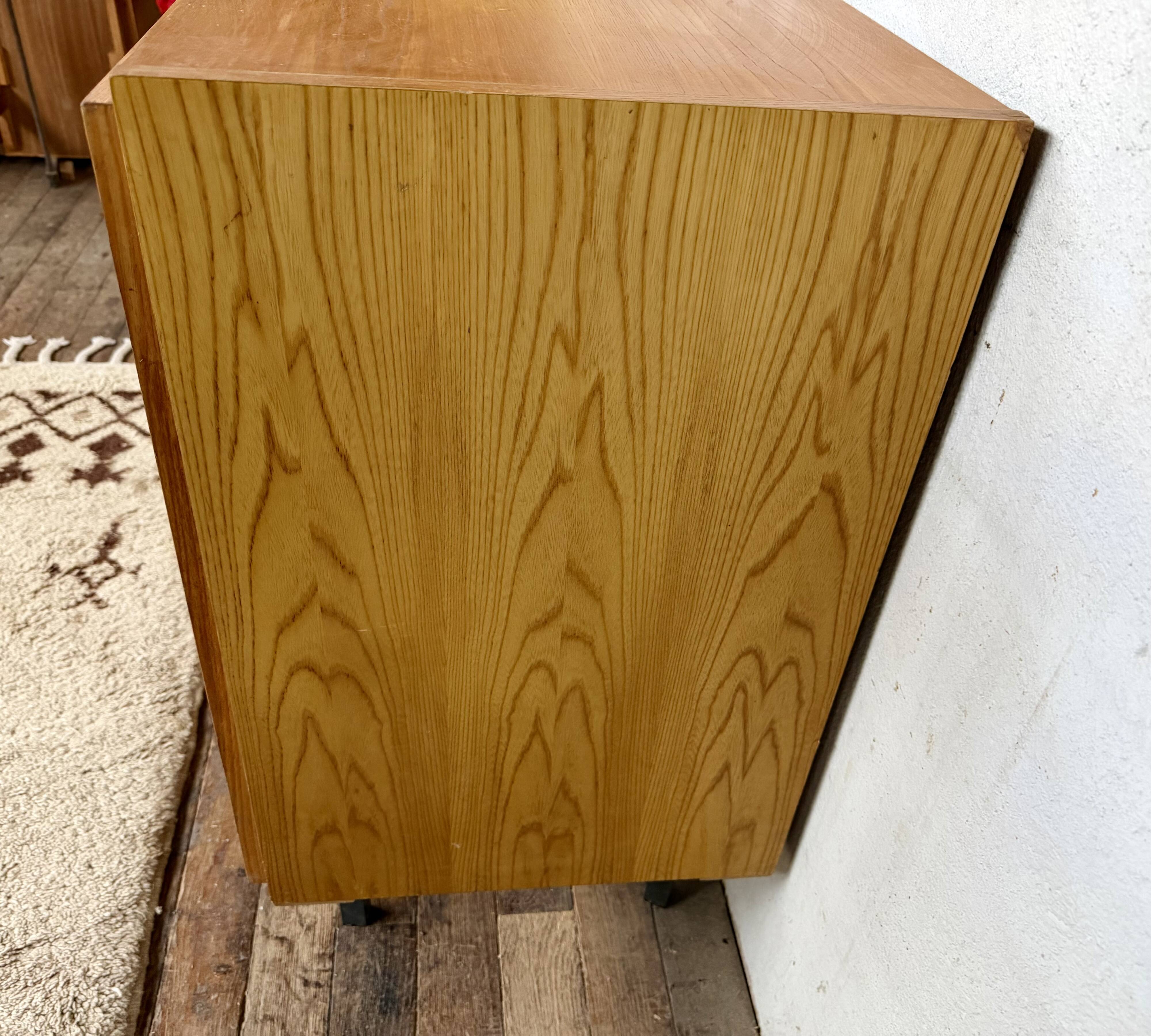 Vintage furniture werhfritz – light wood & black metal legs