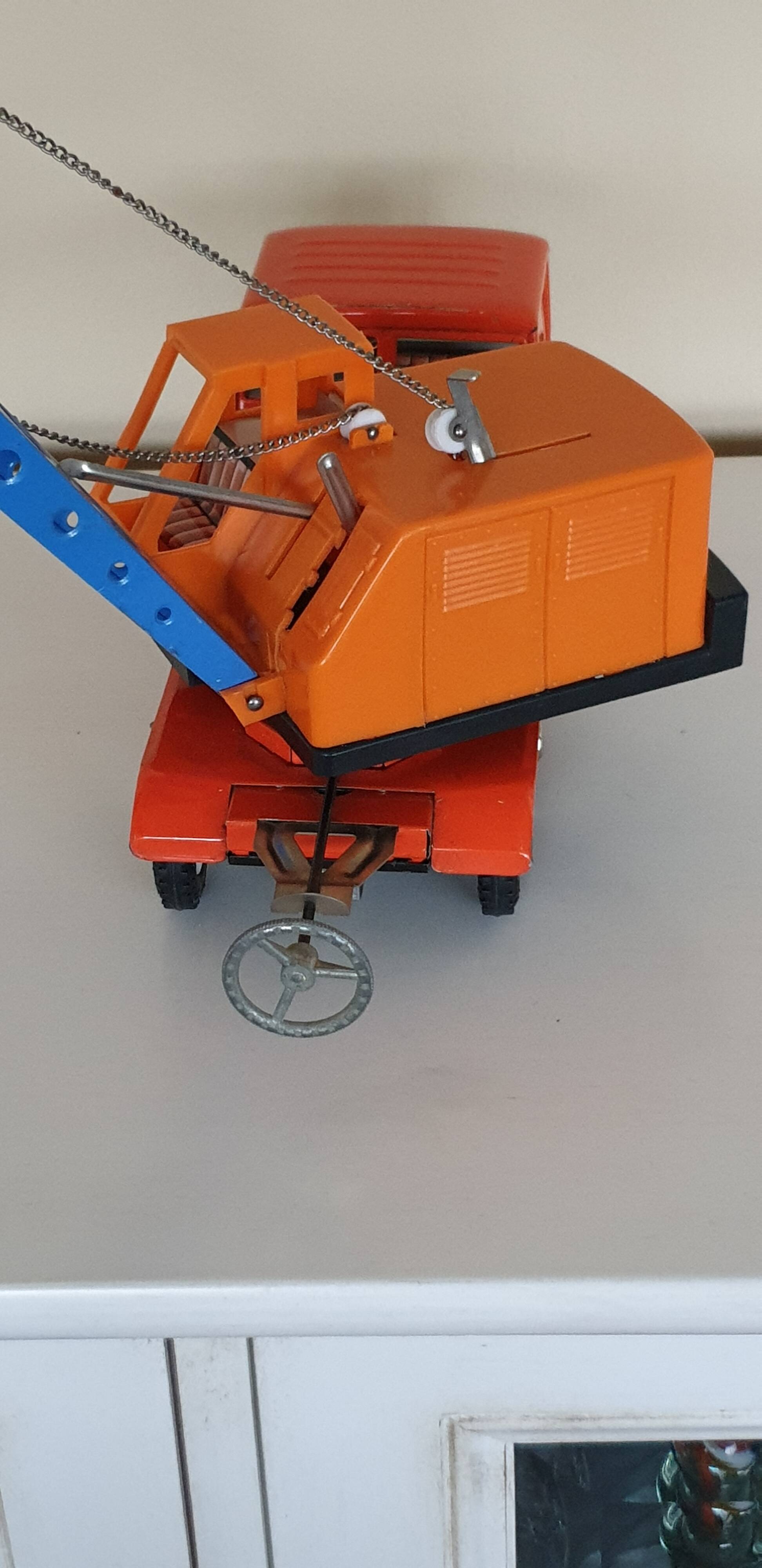 Grue jouet en tôle des années 40/50