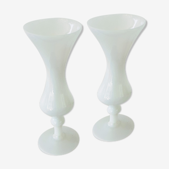 Paire de vases en opaline