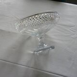 Coupe sur pied en cristal taillé