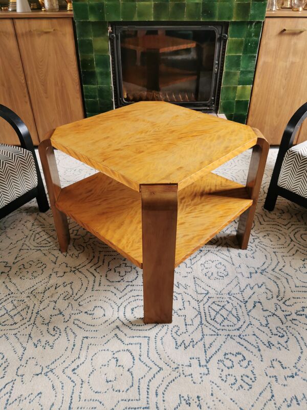 Table basse art déco carrée en bois clair