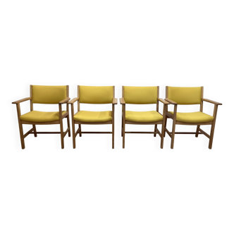 Suite de 4 fauteuils estampille Hans Wegner "design scandinave" 1960.