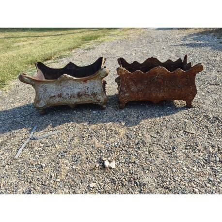 2 cast iron planters from 1900 in Rococo style, Charleville - Mézières