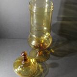 Bonbonnière en verre jaune sur pied