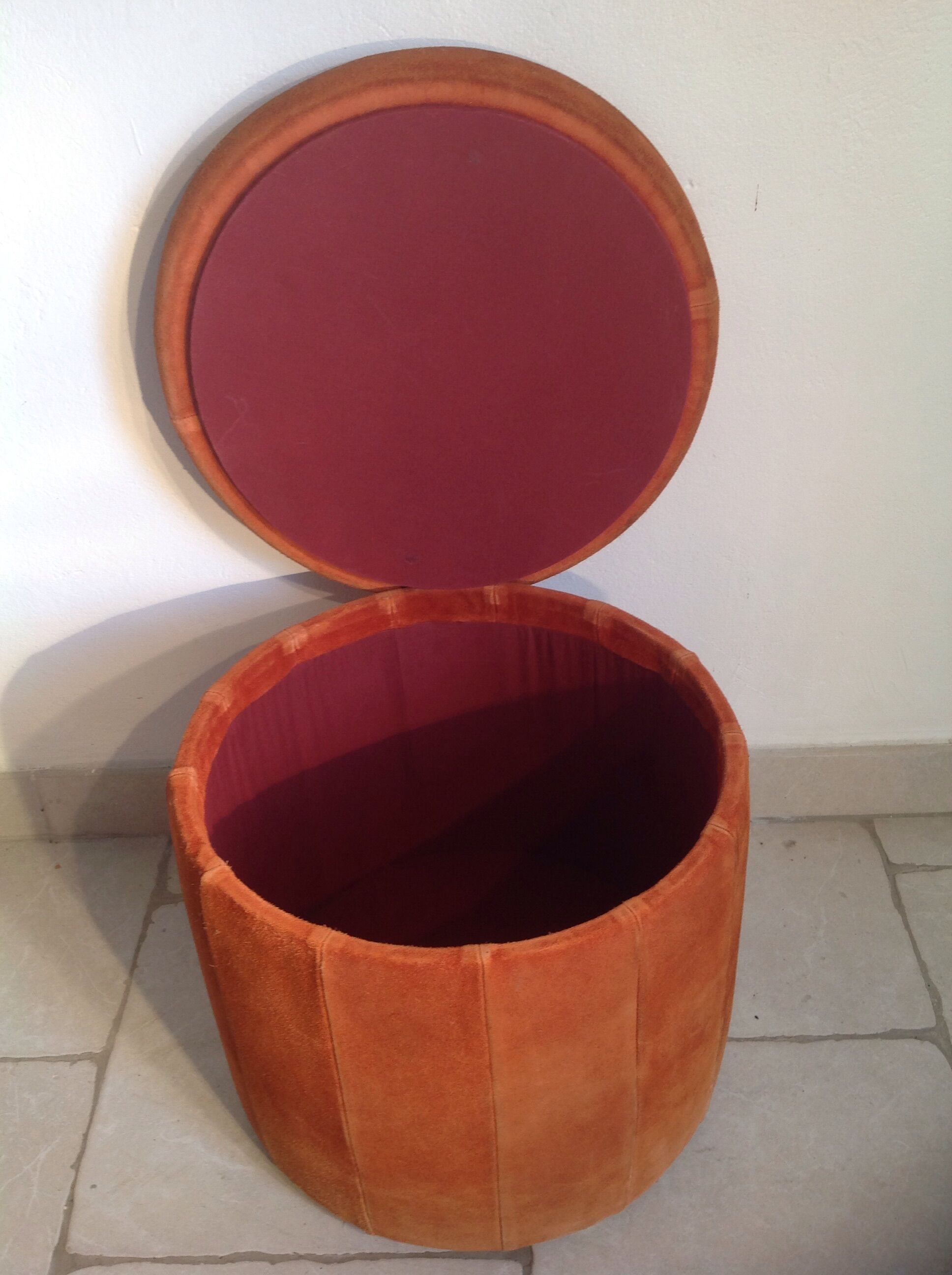 Ottoman chest leather