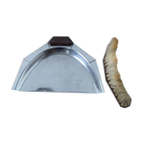 Shovel picks up crumbs and art deco brush