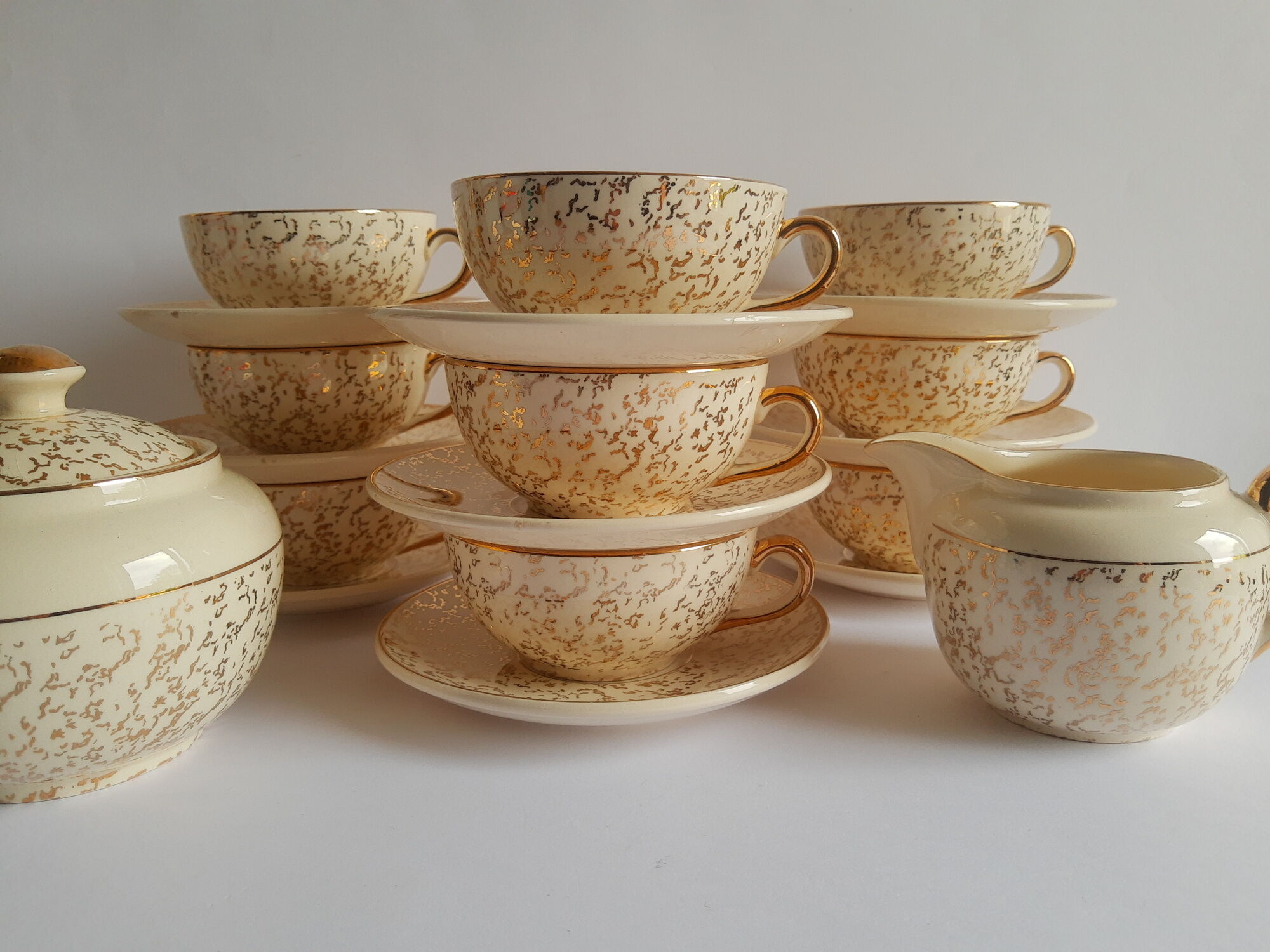Villeroy and Boch coffee set 9 cups and vintage sugar and milk pot