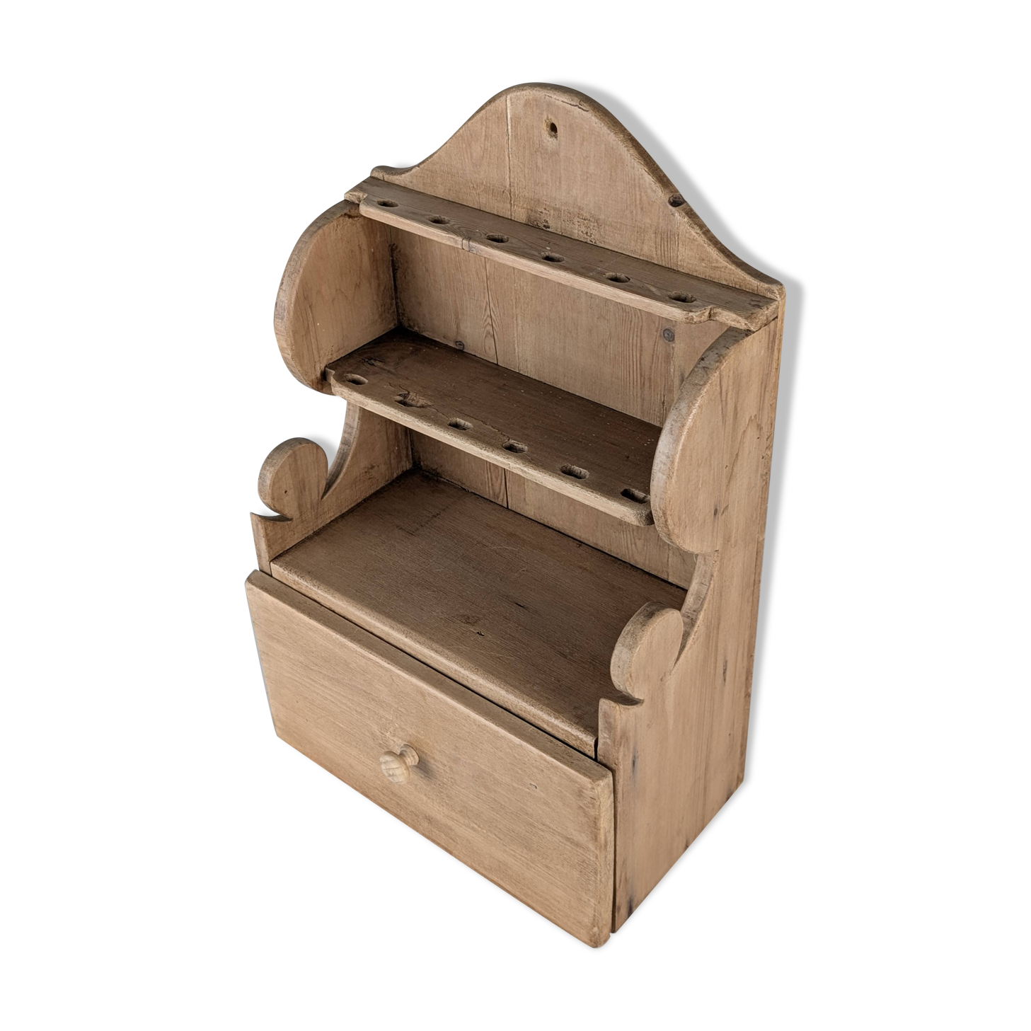 Étagère en pin sculpté à la main, style art populaire, 1 tiroir, 1950