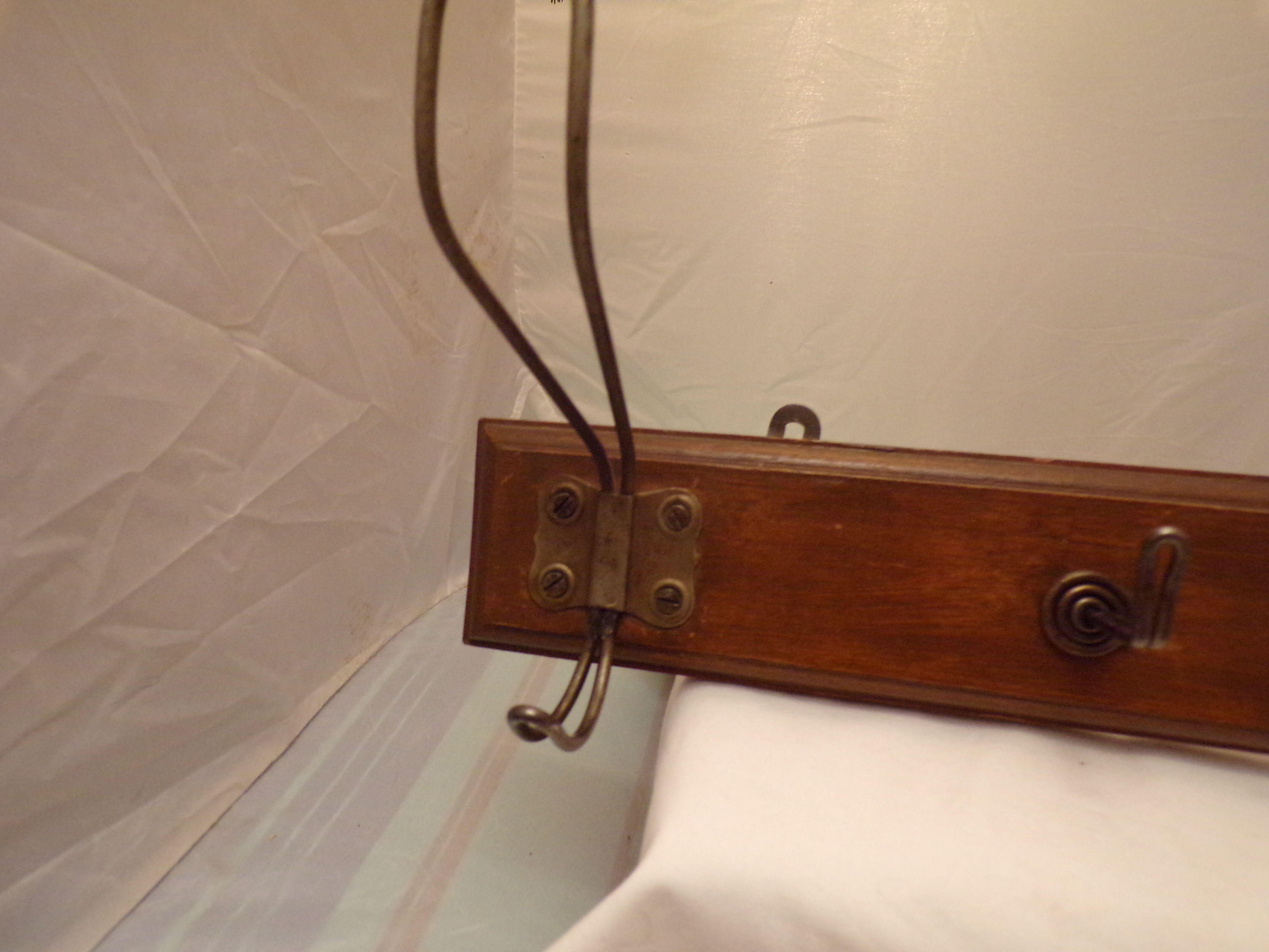 Door 5 wall coat hooks