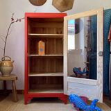 Glazed pine solid wood bonnetière