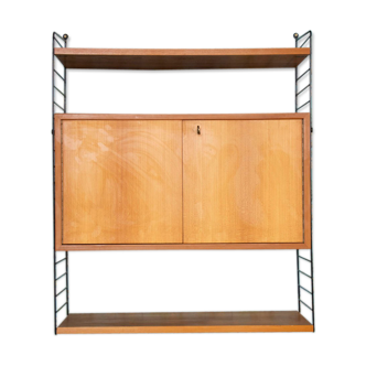 Shelf with string box