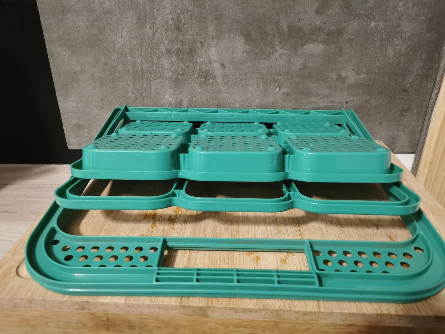 Vintage folding bottle holder