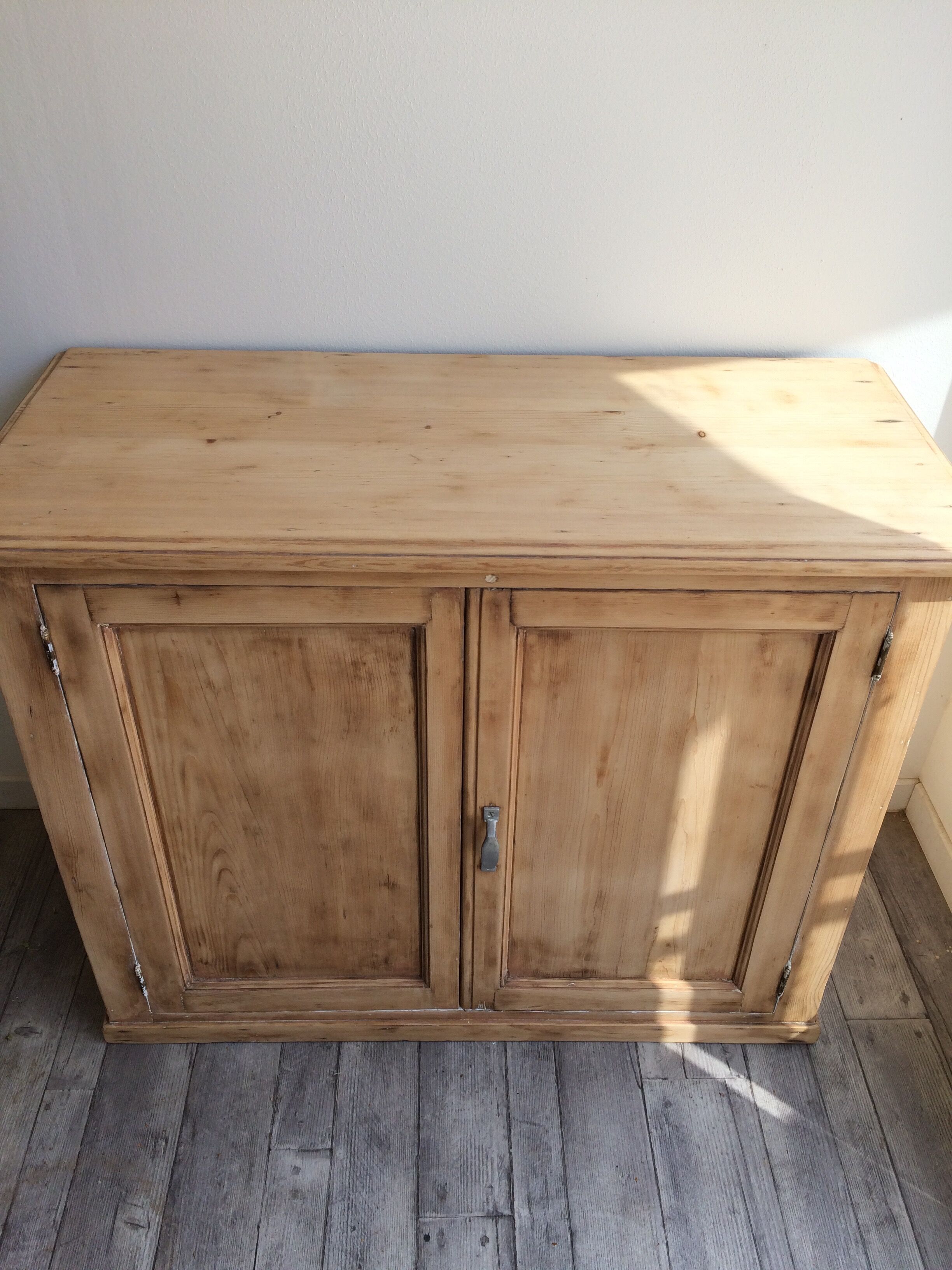 Parisian buffet wood raw