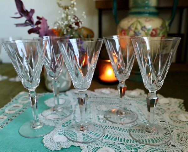 5 verres à vin rouge en cristal Saint Louis