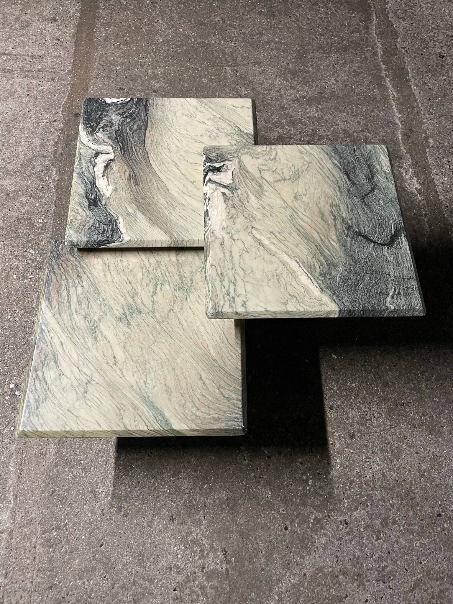 Series of three nesting tables in green marble, 1970