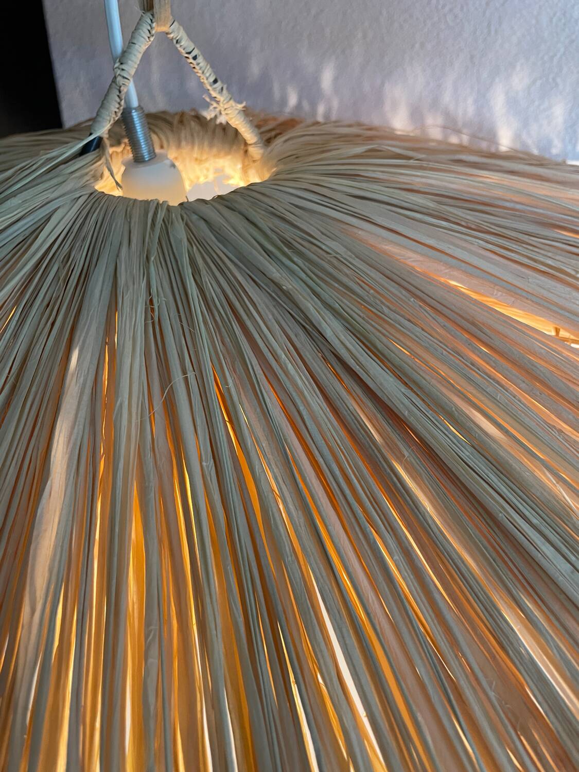 Parasol hanging raffia flower cup