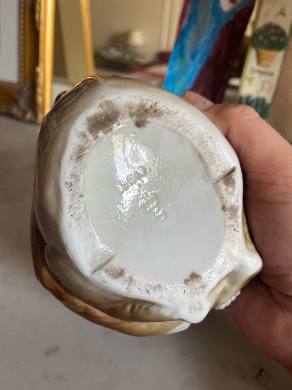 Pipe holder, ashtray or monkey pocket emptier