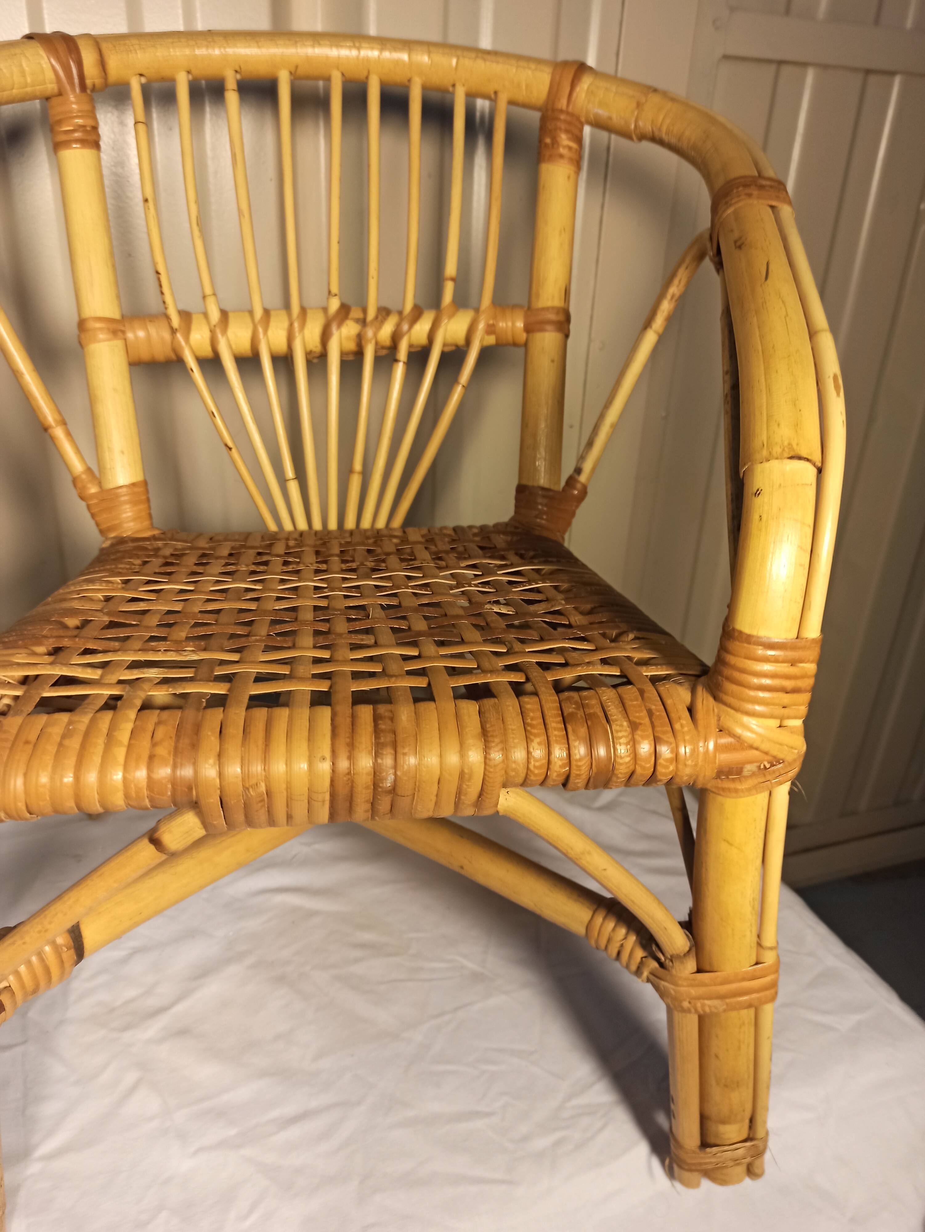 Fauteuil rotin enfant