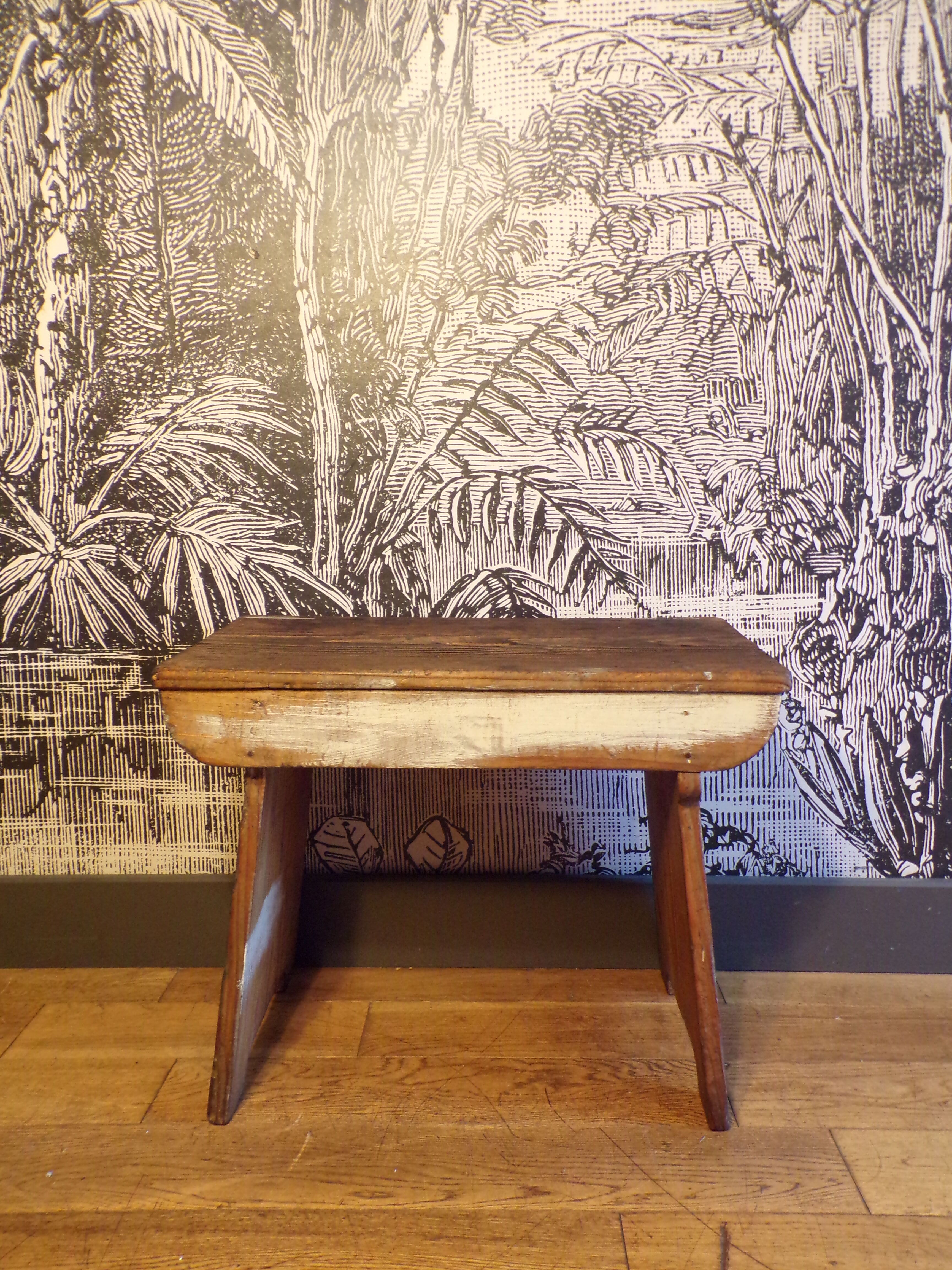 Bench of the painter's studio