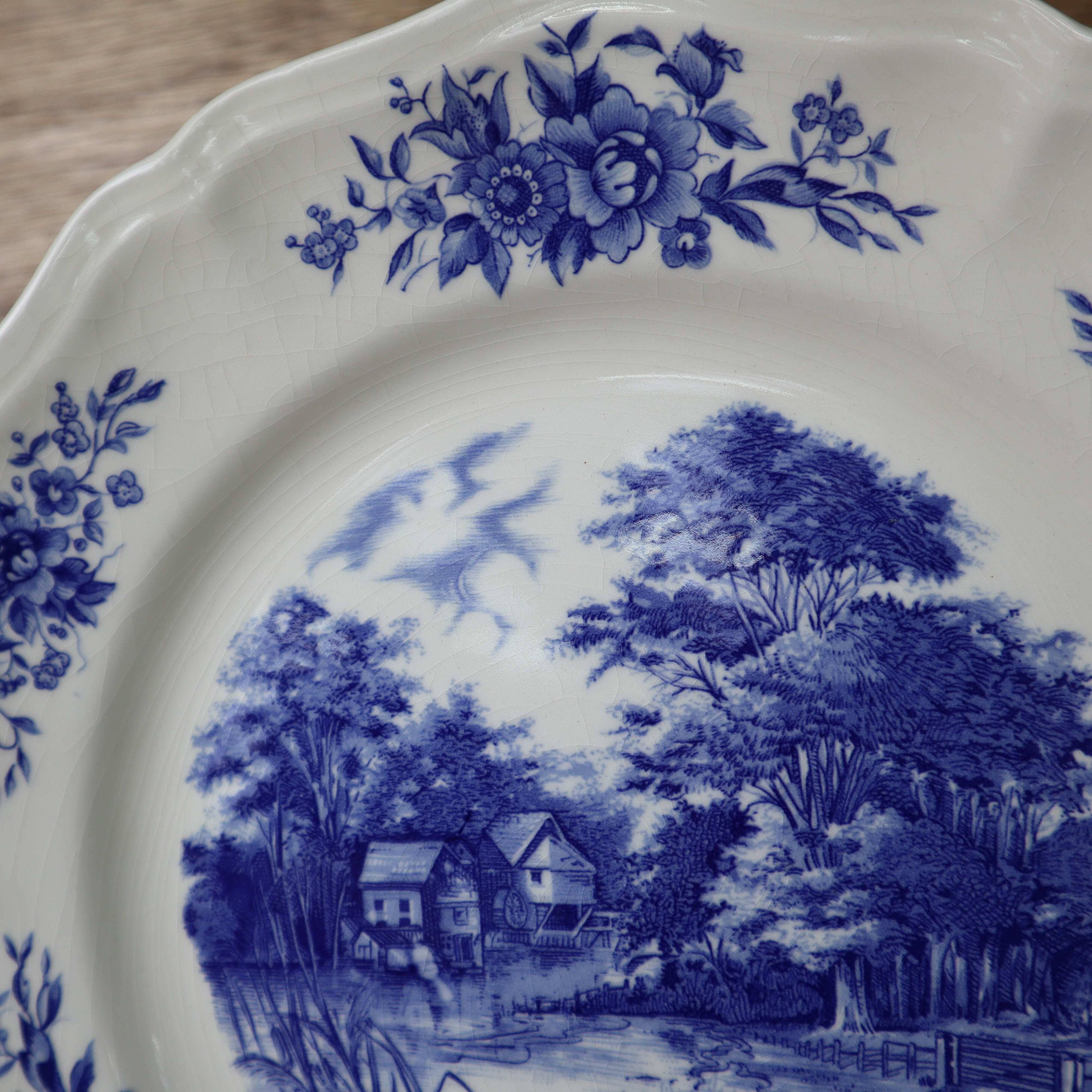 Set of 6 Sarreguemines flat plates, Romantic model, 25.6 cm