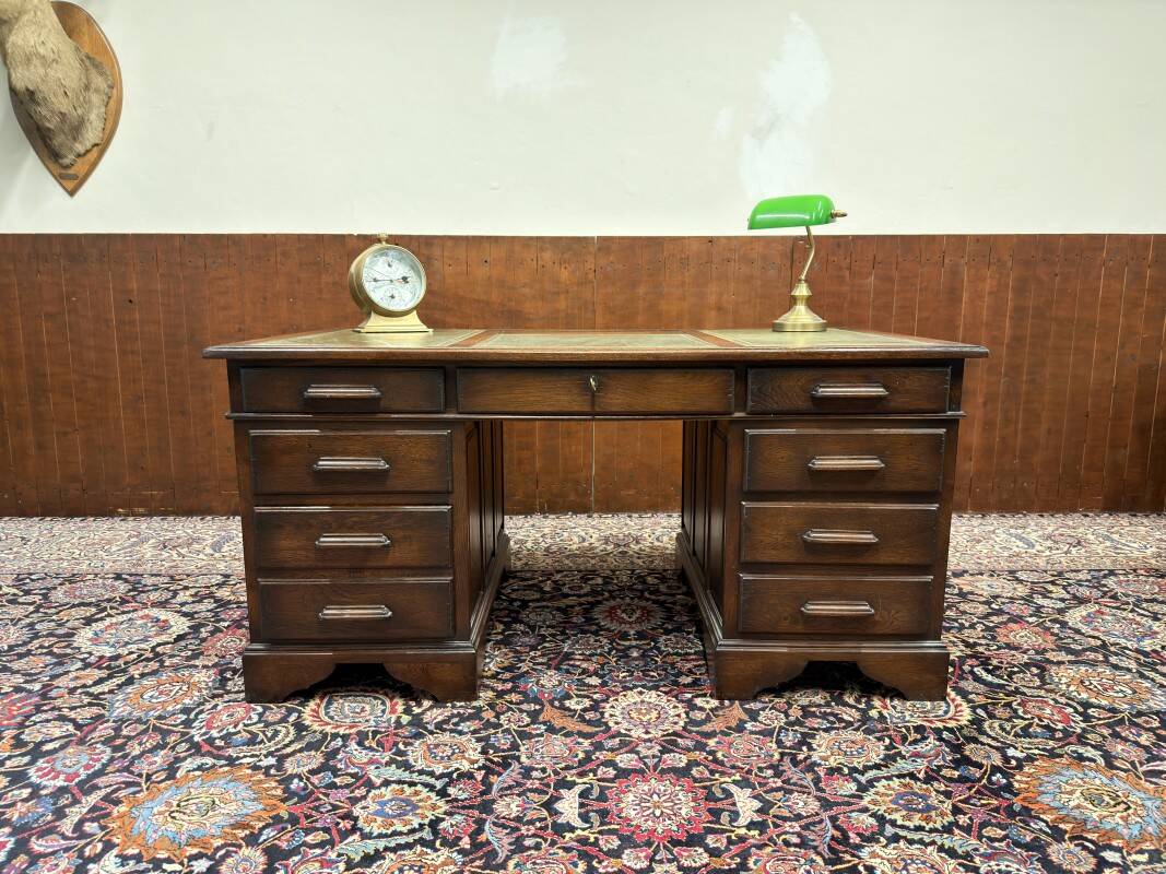 Bureau Chesterfield anglais antique