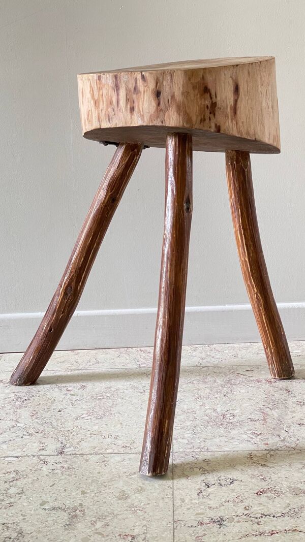 Tabouret tripode brutaliste rondin vintage
