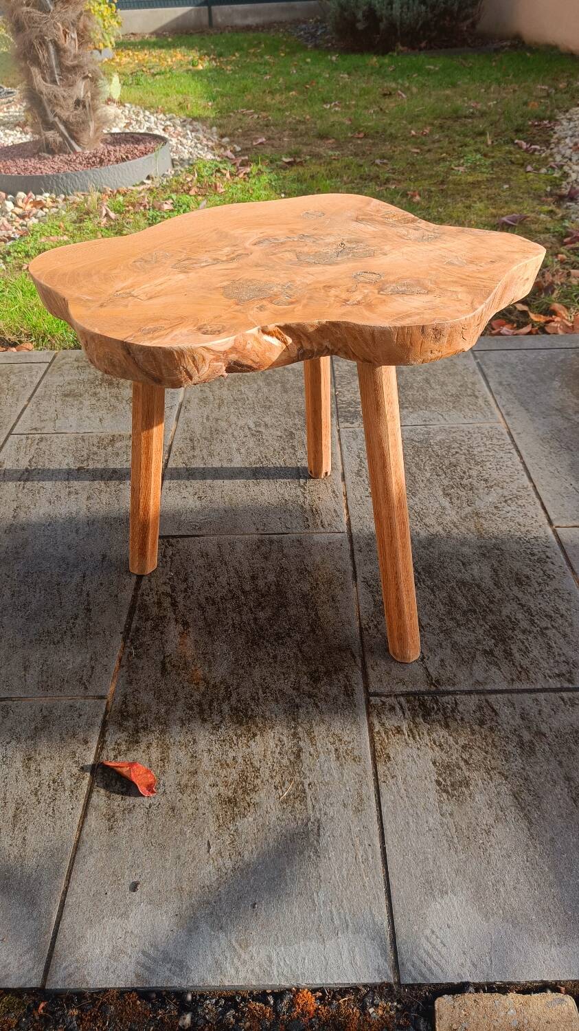 Table d'appoint bois brut style brutaliste organique