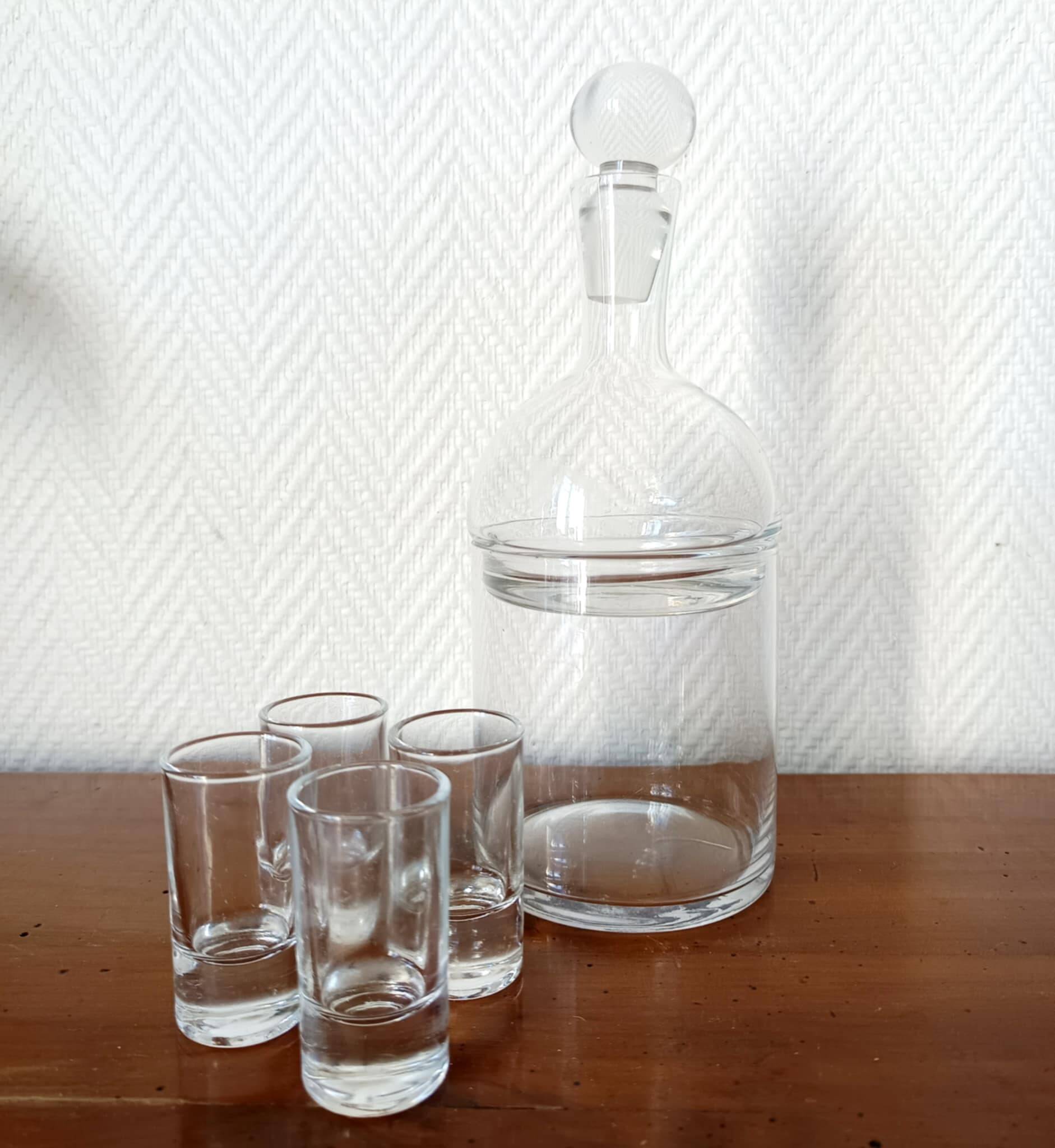 Vintage liqueur whisky service