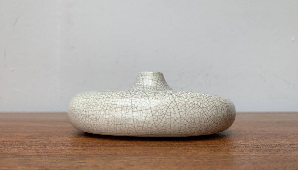 Postmodern minimalist ceramic vase in an organic shape by Asa Selection, 1980s.
