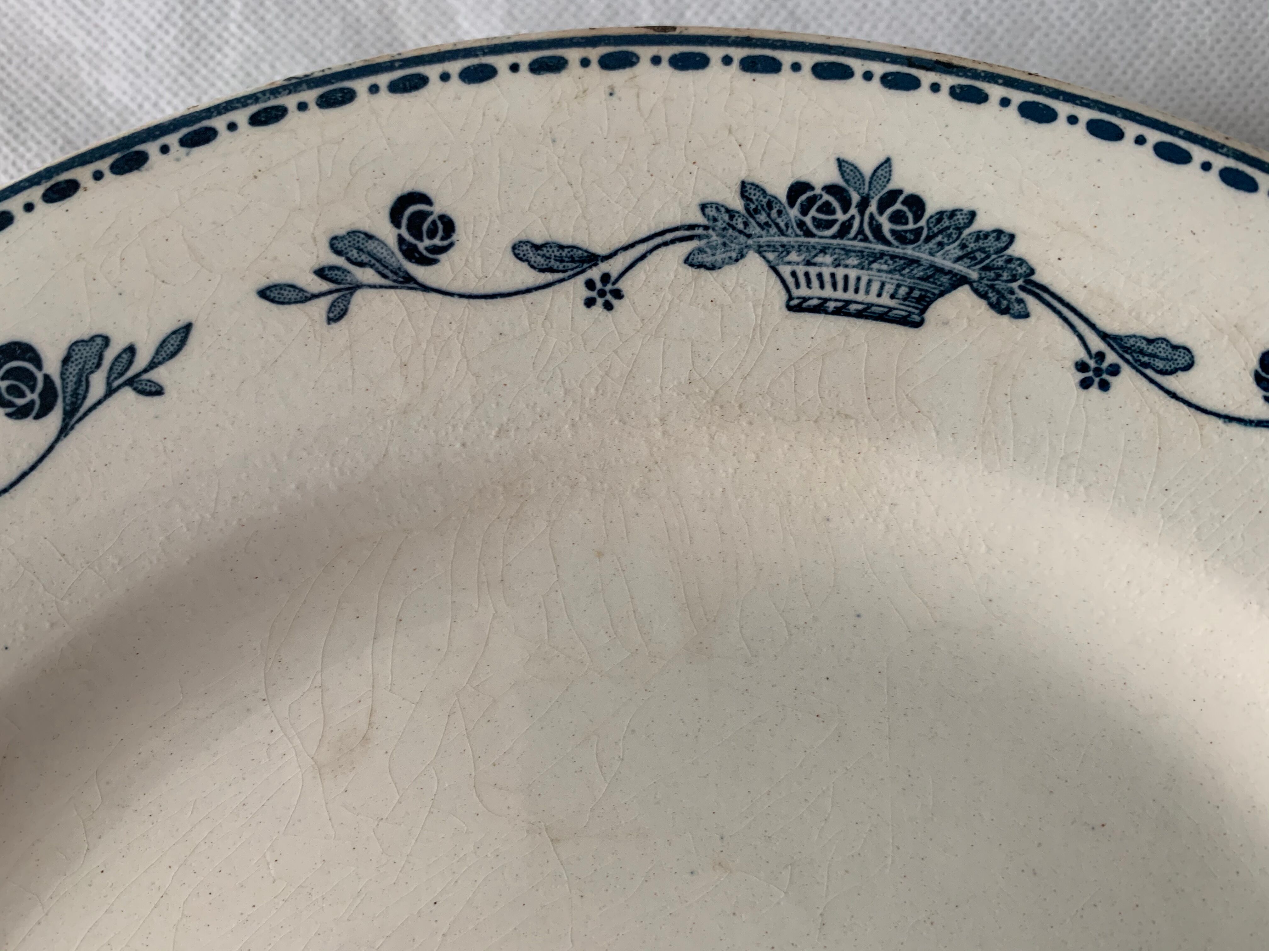 Lot of 8 flat plates and 8 hollow plates in ancient blue salins earthenware