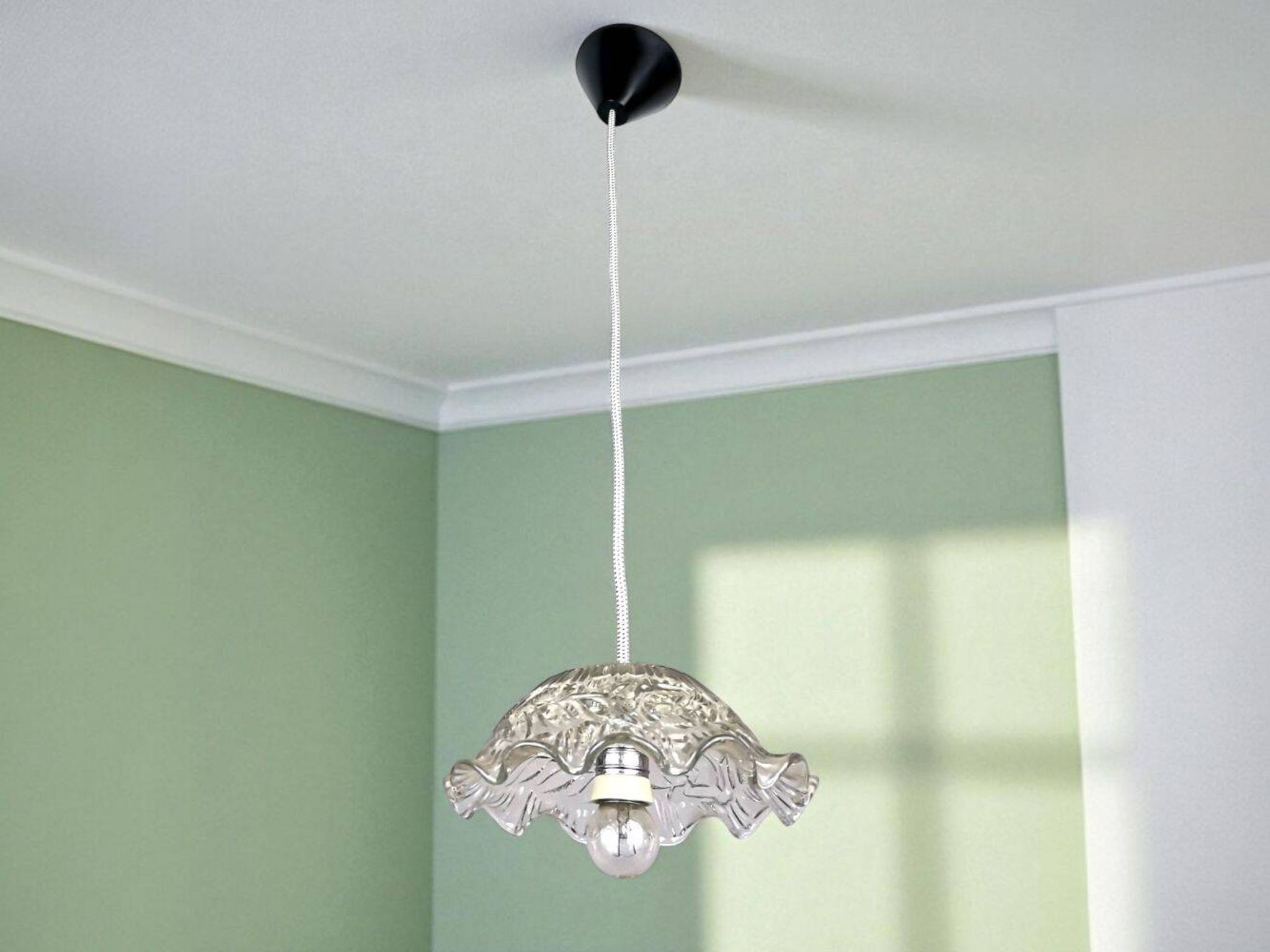 Lampe suspendue en verre de ferme du milieu du siècle