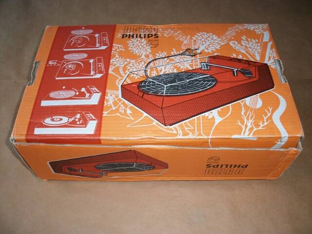 Vintage vinyl turntable Record player D5120 PHILIPS