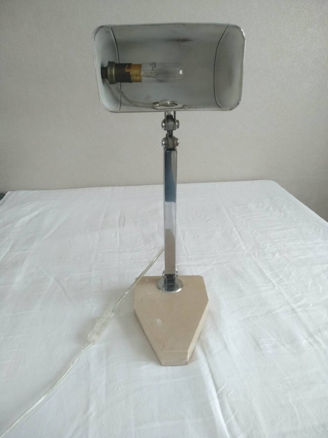 French craftsmanship pirouette lamp