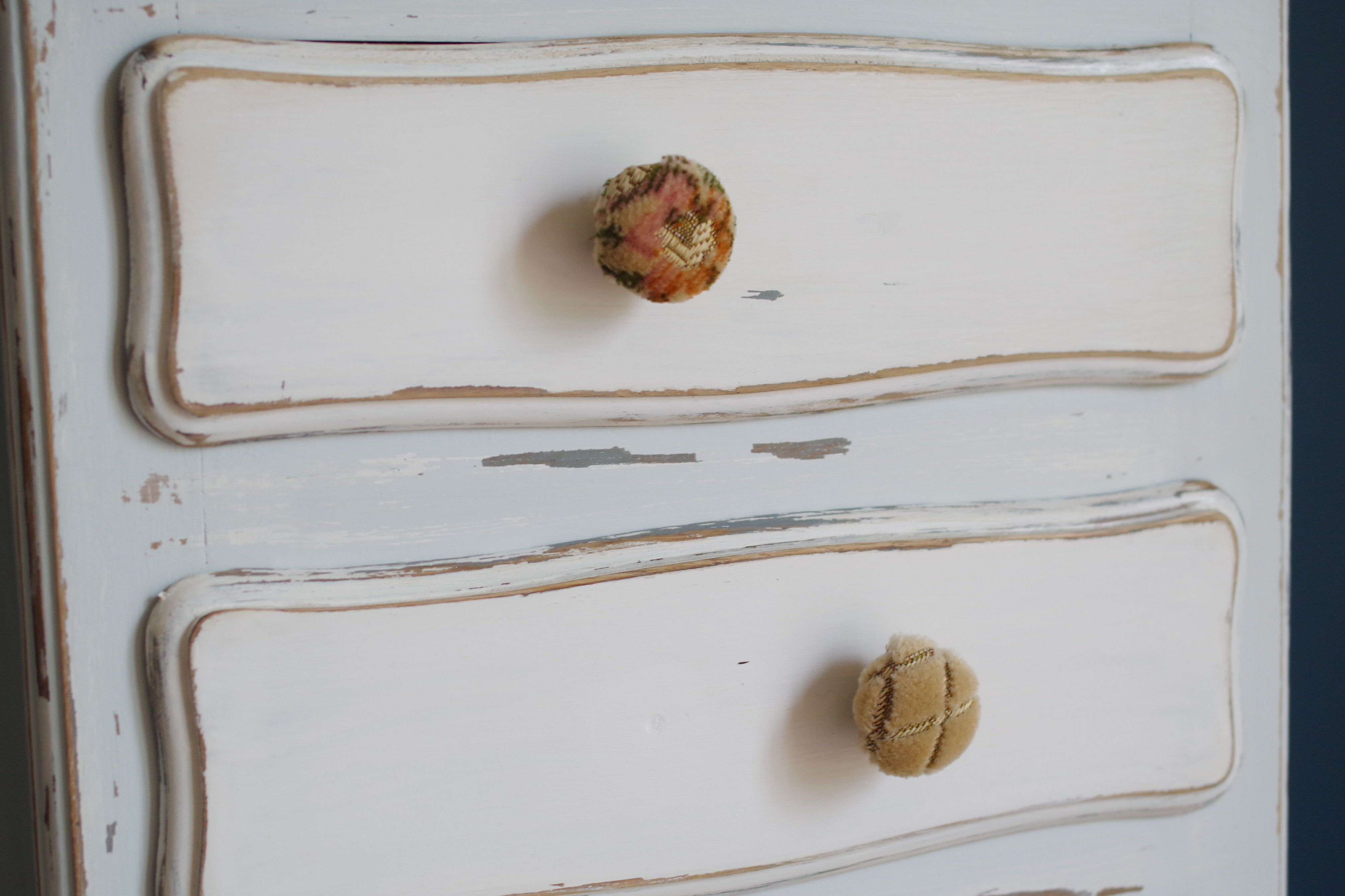 Semainier chest of drawers skated high wood blue and white - floral patterns